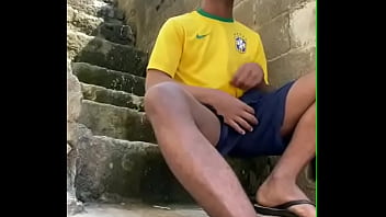 Preview 2 of Mutt Mannie - V&iacute_deo whatsapp ao ar livre