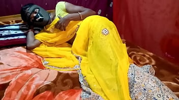 Preview 1 of Cbjvpljvz - अनिता भाभी ने अपनी चुत की प्यास  को बुझाने के लिये करेला को अपनी चुत में डालकर चुत की आग को  ठंडा किया