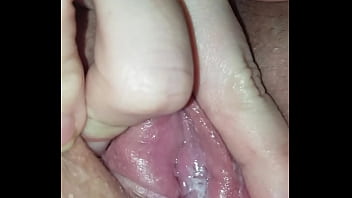 Preview 3 of Alanah Rae Camarera - Je mouille
