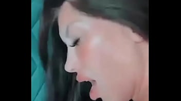 Preview 3 of Real Mom Sucking Sons - Fue a darse su vacuna y se la dieron con la jeringa de carne