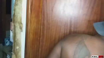 Preview 1 of Whatsapp Sex Video Bengali - A gostosa da Danny hot,  vai para o quarto da hospedagem ler um livro,  e os amigo entra e acaba acontecendo aquela a orgia e ela fica com a xota toda molhadinha de tes&atilde_o