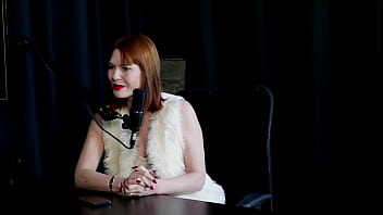 Preview 1 of Taylor Video - O Uber bateu uma punheta para ela,  fez um squirting bom,  apresenta o papo de pijama,  e o atendimento que faz... - Reh Queen (SHEER/RED)