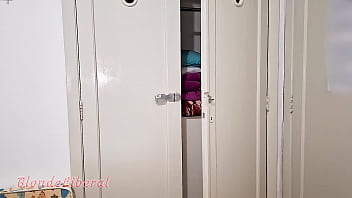 Preview 1 of Dowload Hd Porn - Trailer. Aproveitando que marido saiu para o barzinho,  Parte 1-3,  esposa fode com motorista que estava escondido no arm&aacute_rio