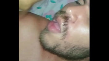 Preview 1 of Boafoda Onani - Me chamou pra fumar um e me deu leitinho/ Twitter: SrPutoDF