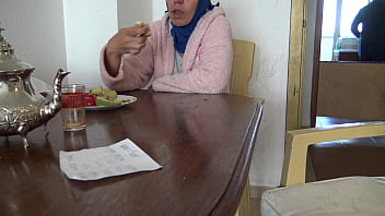 Preview 1 of Brutal Rape Scream - stepson shows his big dick to algerian stepmom during breakfast