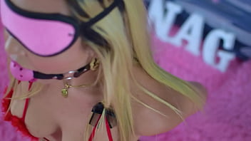 Preview 1 of Very Very Biger Boobs - Ary abdul sorprende a la primeriza Isabella Rosse con un strapon de sexo lesbico