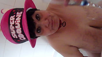 Preview 2 of Big Co K Black Cobr - L&#039_esclave Marie se fait arroser ses seins d&#039_urine