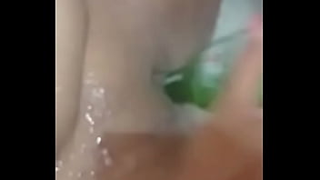 Preview 4 of Prdircffo - Cheia de tes&atilde_o com a garrafa