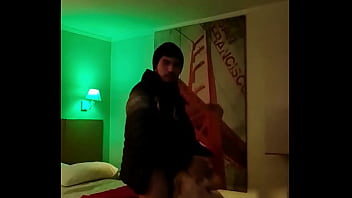Preview 4 of Gf Sue Show Vagina - Me visita en mi cuarto a darme pico