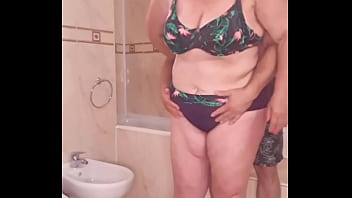 Preview 1 of Love Couple Cum Inside - She had so much sand in her fat ass and pussy.