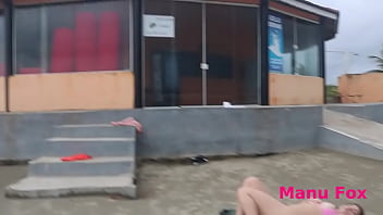 Preview 4 of Anal Hard Irani - Manu Fox faz strip na praia e fica peladinha batendo siririca com todo mundo olhando - Produ&ccedil_&atilde_o Rubens Badar&oacute_