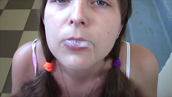 Preview 4 of Please Non Mom - Casual blowjob from a neighbor girl in the entrance of the house VGHV007