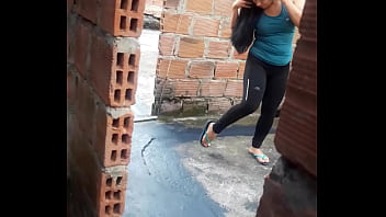 Preview 1 of Bbc Afraid - gran mamada con facial en una casa abandonada PARTE 1