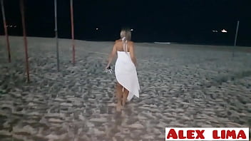 Preview 1 of Full Sax Xxx Videohaind - Eu tive a sorte de transar com uma loira gostosa na areia da praia de Copacabana
