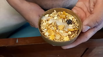 Preview 4 of Spinng My Bbw Mom - Cerral con mucha leche,  cum on food