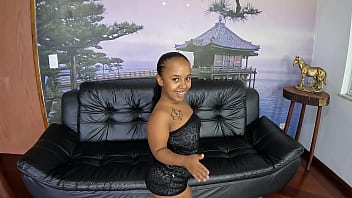 Preview 1 of My Friend Hot Mom Sex Xxx - A Primeira vez da An&atilde_zinha do Mau ela levou ferro no c&uacute_ e gozada na buceta
