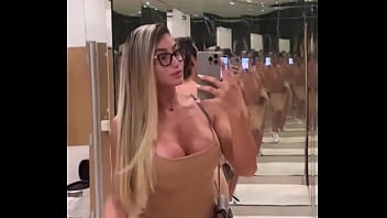 Preview 3 of Mpg Matur - Qual sua nota para forma que me visto no dia a dia? Esse v&iacute_deo foi de s&aacute_bado a noite,  fui jantar com uns amigos.