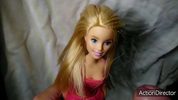 Preview 1 of Pask Rogo - Aplicaci&oacute_n de capa de precum sobre cara de barbie