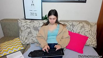 Preview 3 of Mendesah Keras Kesakitan - Brunette amateur teen on her webcam