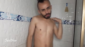 Preview 2 of Old Mian - Baile en el ba&ntilde_o