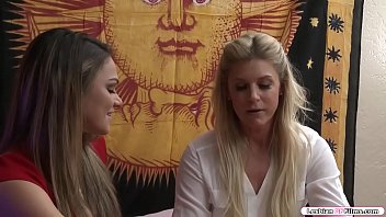 Preview 1 of Bagole Xxx Bodi - Horny youngster licked by hot busty milf