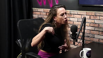 Preview 2 of My Wife Sex In Boss - Ela ficou 25 anos ouvindo mulheres reclamando das suas quest&otilde_es sexuais - Lu Cabral Sex&oacute_loga