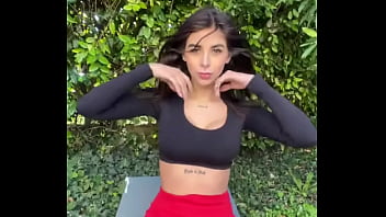 Preview 1 of Katrina Kae Xxx - Ustedes estiran ?  #camgirl #milk #NSF #Only18 #PROMO