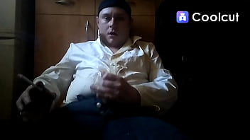 Preview 1 of Hoot Mom Vk - niechlujna masturbacja z sikaniem
