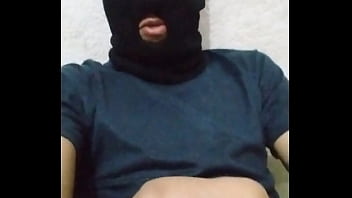 Preview 1 of Crityky - Novinho Mascarado pt2