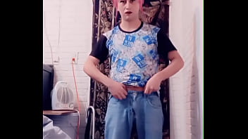 Preview 1 of Lala Atkexotics - Chico joven haciendo streeptease