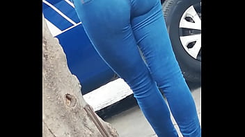 Preview 1 of La Hace Venir - Cazando culos Parte 1 Xochitepec