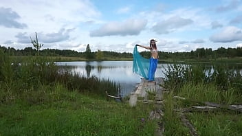 Preview 1 of Kuwari Ladki Ki Chut Ki Photo - Water Lady on the Lake