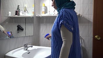 Preview 1 of Indian Tolywood - perverted german man fucks his muslim cleaning maid