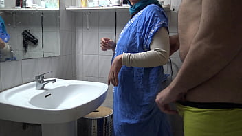 Preview 4 of Indian Tolywood - perverted german man fucks his muslim cleaning maid
