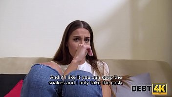Preview 2 of Batendo Uma No Seu Esposo - DEBT4k. Dreams about business are ruined because of sex for debts