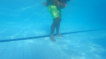 Preview 1 of Mommasturbasi Hot - Hot kissing the little bitch in the pool before some wet sex