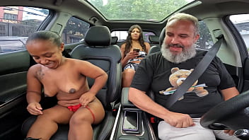 Preview 2 of Bus Japan Xnxx Com - An&acirc_zinha do Mau peladinha no carro e aprontando pelas ruas de S&atilde_o Paulo