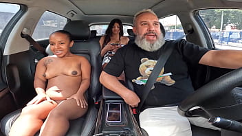Preview 4 of Bus Japan Xnxx Com - An&acirc_zinha do Mau peladinha no carro e aprontando pelas ruas de S&atilde_o Paulo