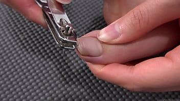 Preview 4 of Messeg Oil Japannes - Woman cutting toenails