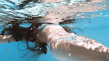 Preview 3 of Animal Dogs Vs Mom - Supper hot skinny Hungarian babe Lana swimming