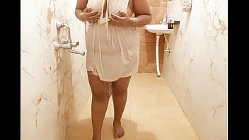 Preview 2 of Bangla Tyy - Cold water bath of milf