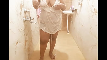 Preview 3 of Bangla Tyy - Cold water bath of milf