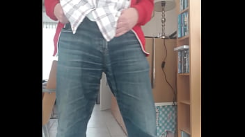 Preview 1 of Sex Xxx Sony Leone - Peeing in my pants