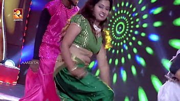 Preview 4 of Srilanka Mawuni Roi - Sexy Hot Mallu Dancer Very Deep Big Open Navel Hole Dance