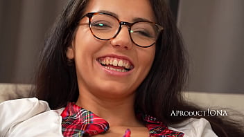 Preview 2 of Braziliana Nua - Teen with glasses hiccup masturbate and longest self piss