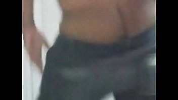 Preview 1 of Stepmom Watching While Son Bath - Gordo rebolando e mostrando o cu