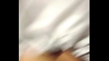 Preview 2 of Trio Macan Porn - Hermosa mujer se mueve bien