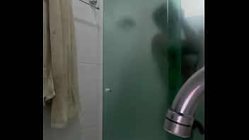 Preview 2 of Xnxx New Village Bhabi - Novinho carioca dotado no banho( completo mo RED)