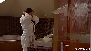 Preview 1 of Alu Jaime Perreando - Fucking Anissa Kate&#039_s sexy feet and shaved pussy on billiard table