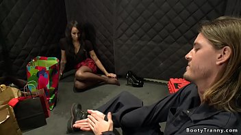 Preview 1 of Chut Mese Khun Vali Handi Vedios - Busty TS fucks repairman in elevator